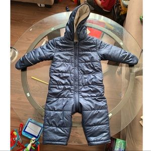 Old Navy Snow Suit for a Baby! Size: 12-18 months!